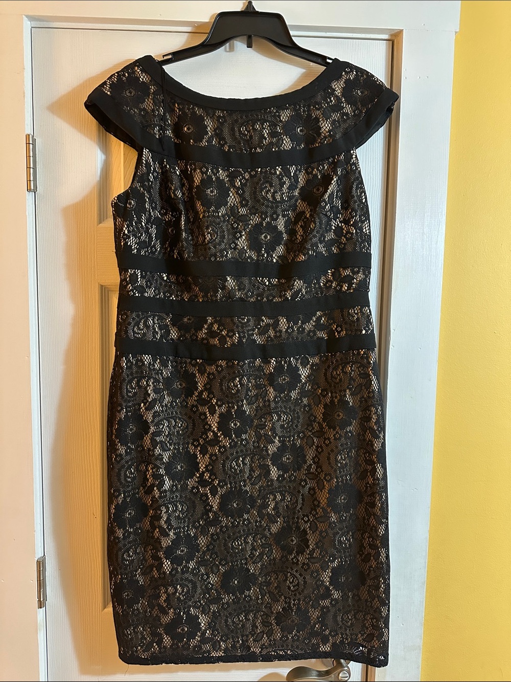 Adrianna Papell Black Lace Sheath Dress/ Cocktail Dress